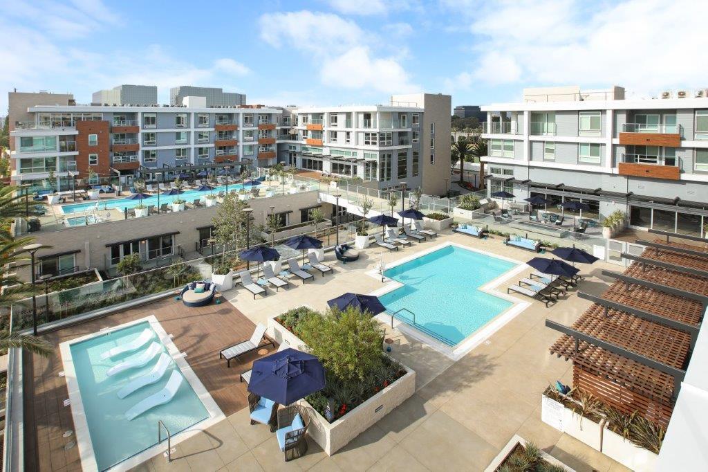 Outdoor area at One Uptown Newport in Newport Beach